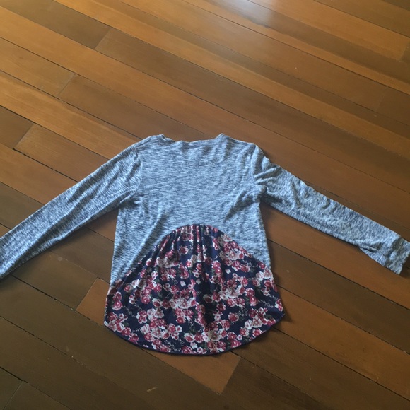 Jenna and Jessie long sleeve - Picture 2 of 4